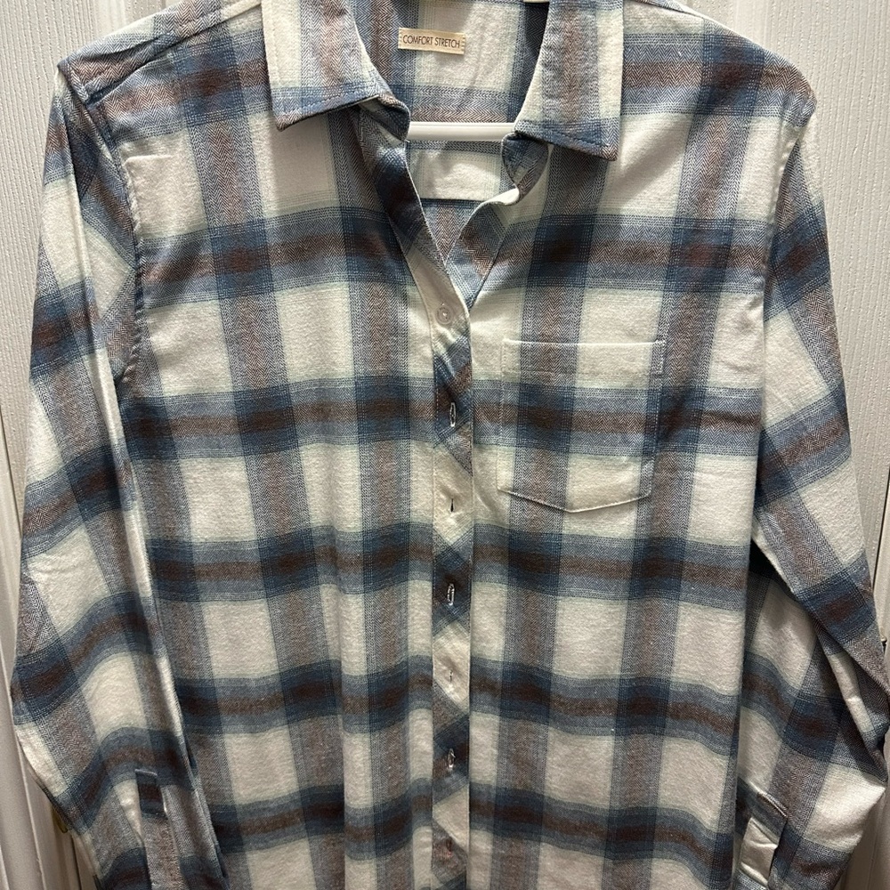 NWOT Women’s Blue Plaid Shirt Size Small